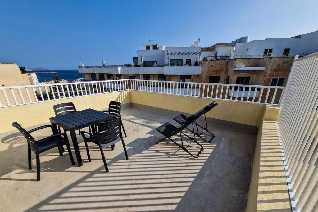 Comfy And Cosy. Apartment St. Paul's Bay Bagian luar foto