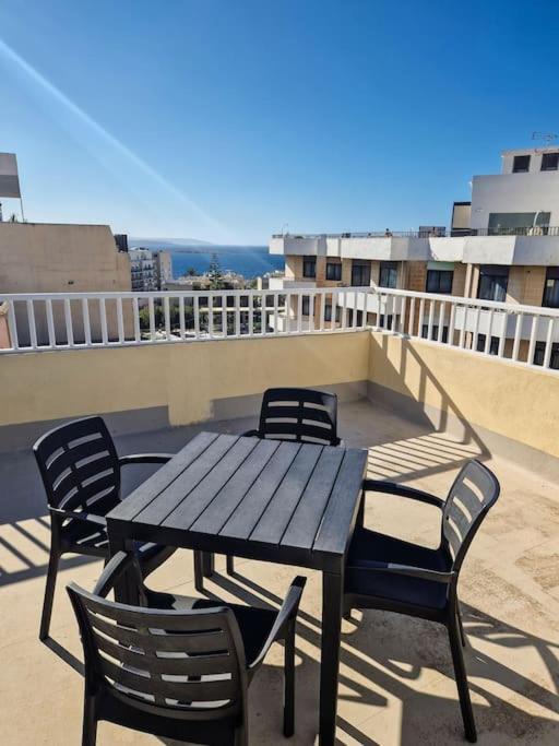Comfy And Cosy. Apartment St. Paul's Bay Bagian luar foto
